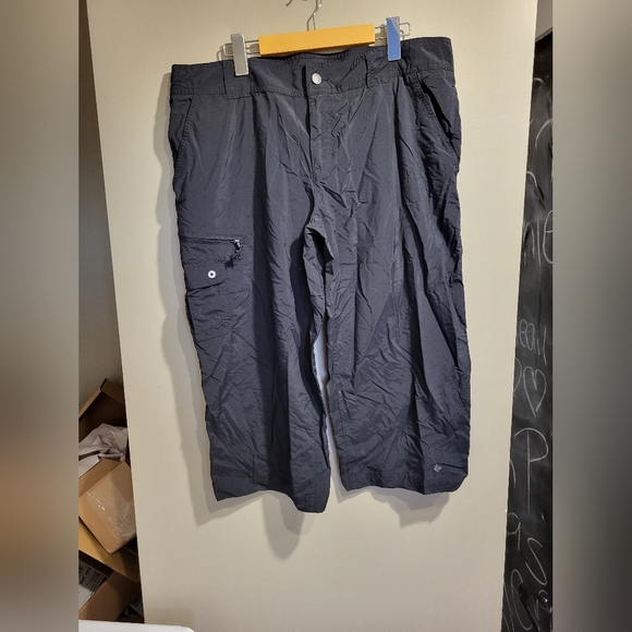 Columbia Black Capri Pants, Size 16 (36) - Picture 1 of 5